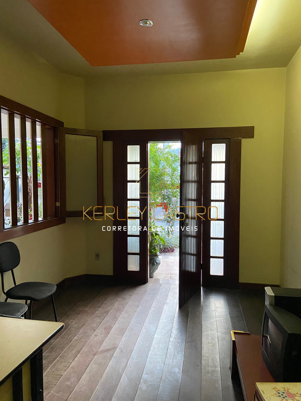 VENDO ÓTIMA CASA NO N.S. CARMO 